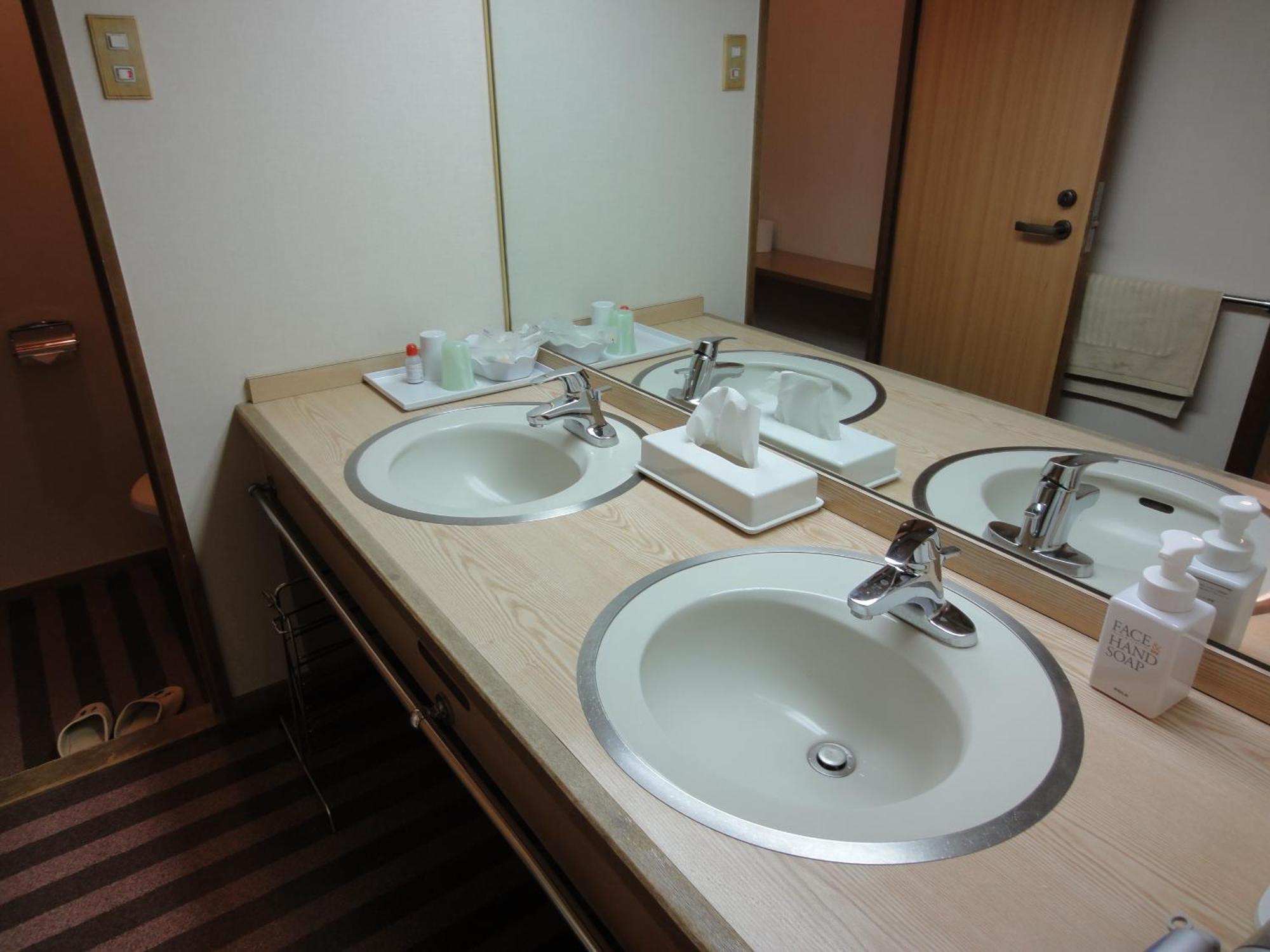 הצוקייצ'י Miyajima Hotel Makoto מראה חיצוני תמונה
